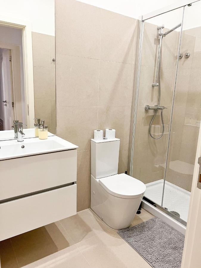 Cozy Room With Shared Bathroom On Rua Augusta Lisboa Exterior foto